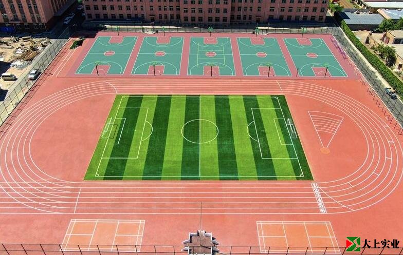 運動場塑膠跑道