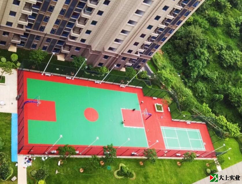 小區(qū)內(nèi)建籃球場(chǎng)