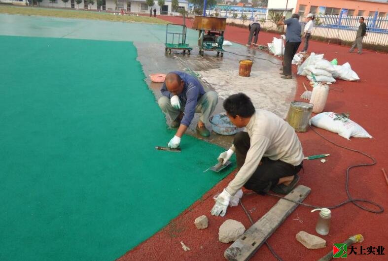 現澆型塑膠跑道