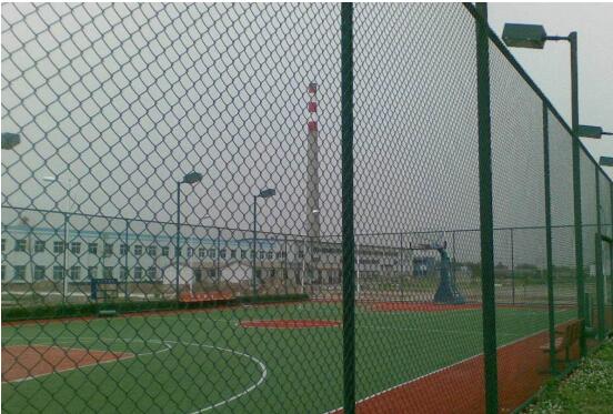 籃球場圍網(wǎng)施工多少錢？介紹籃球場圍欄網(wǎng)安裝價格