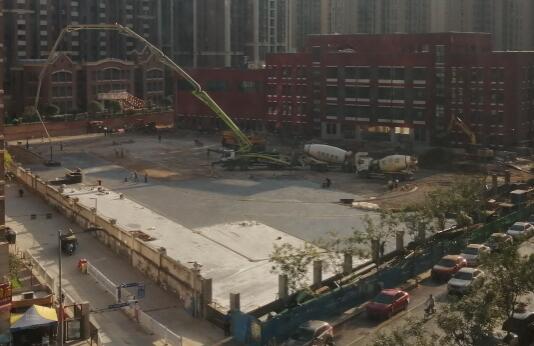 10天時間，一座學校塑膠跑道，建設完成