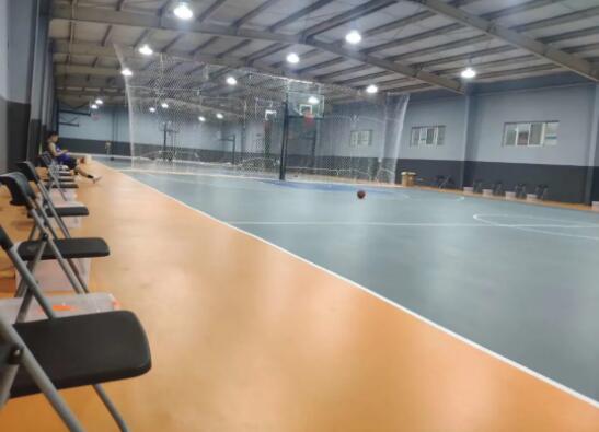 室內籃球場