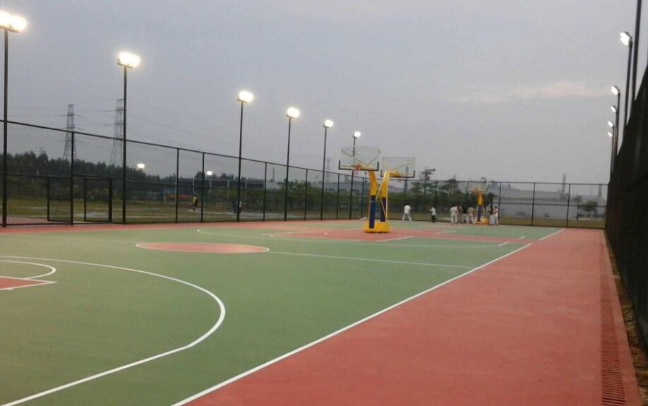 戶(hù)外籃球場(chǎng)用什么材質(zhì)比較好？